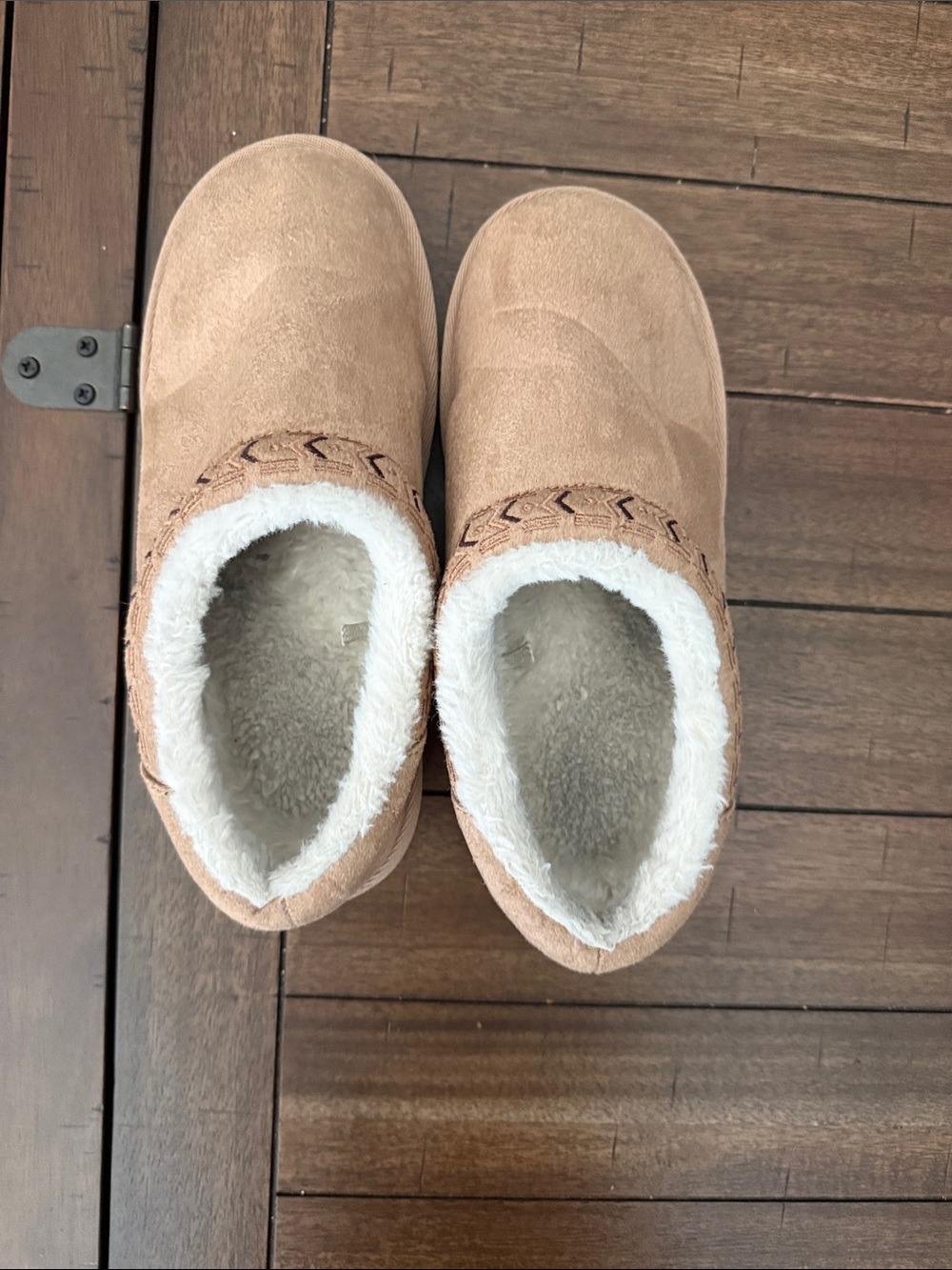 The Children's Place Plush-Lined Slip-On Slippers in Light Tan with White Sherpa